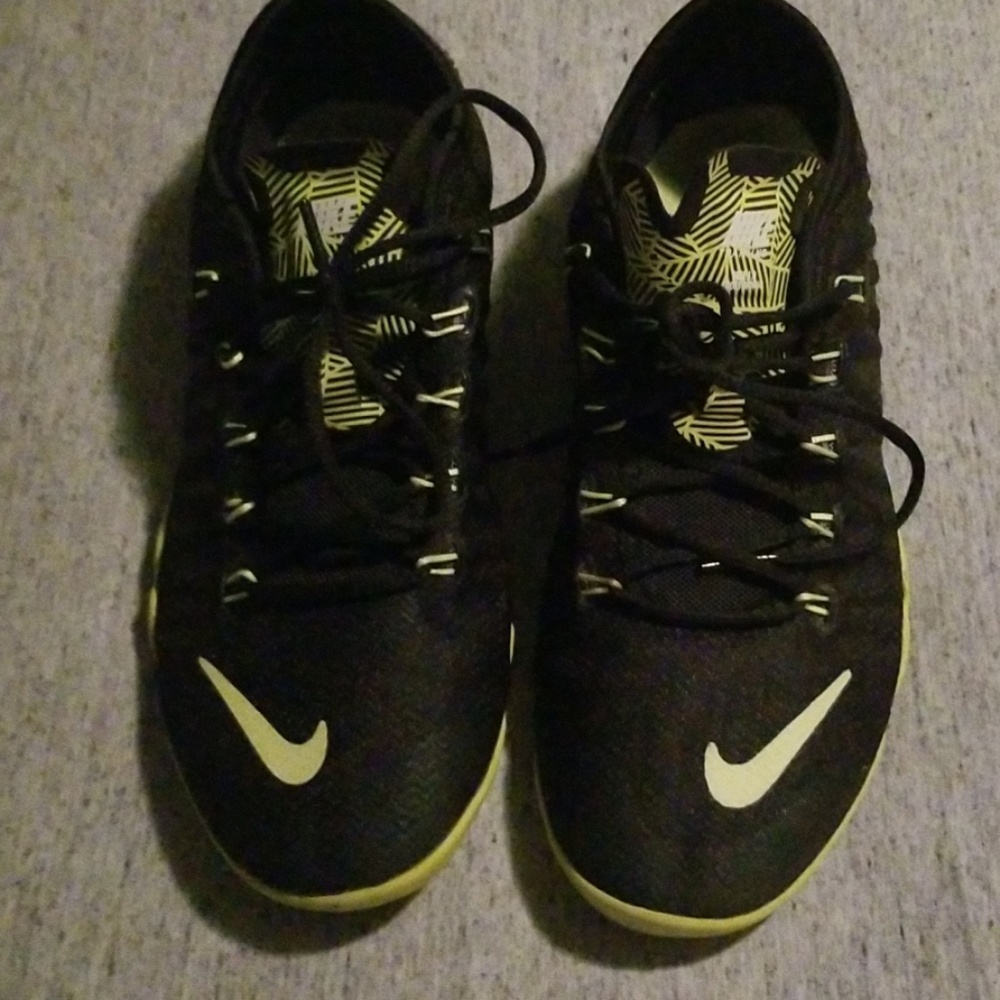 Nike tennis shoes